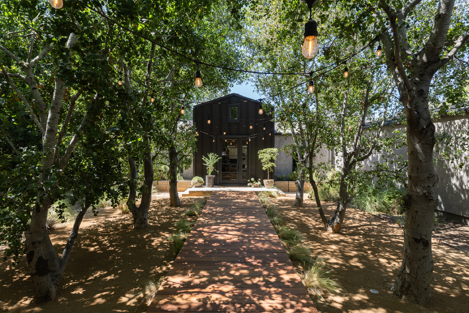 226 S. Rimpau Blvd     |     Hancock Park Los Angeles CA  | Jonah Wilson